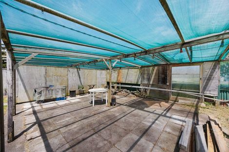 Photo of property in 30 Ngahina Street, Marton, 4710