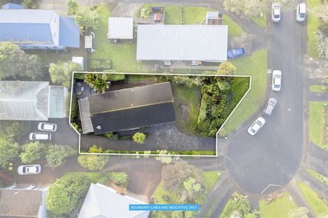 Photo of property in 1/8 Tallington Crescent, Torbay, Auckland, 0630