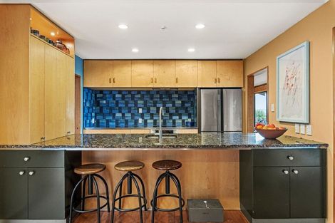 Photo of property in 198a Mount Pleasant Road, Mount Pleasant, Christchurch, 8081