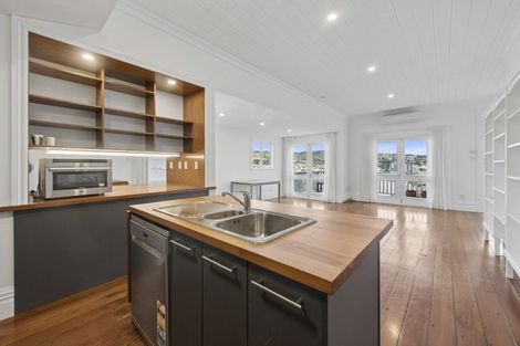 Photo of property in 17 Stafford Street, Mount Victoria, Wellington, 6011
