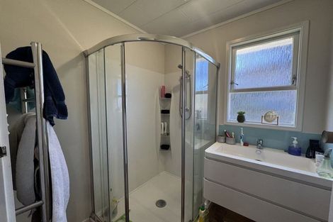 Photo of property in 959a Beach Road, Torbay, Auckland, 0630