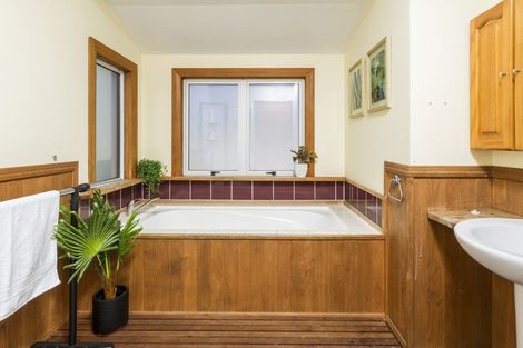 Photo of property in 37 Gladstone Road, Richmond, 7020