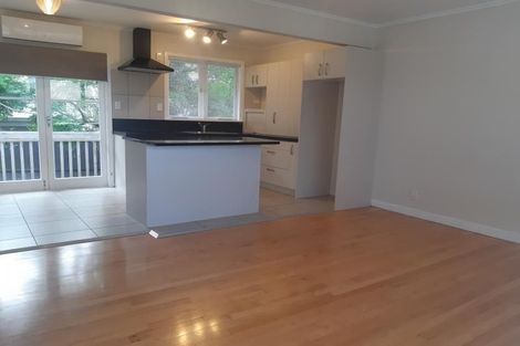 Photo of property in 2/15 East Coast Road, Milford, Auckland, 0620