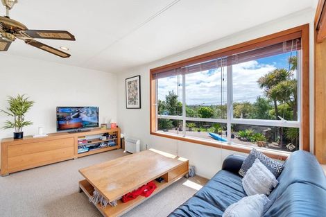 Photo of property in 23 Knights Road, Rothesay Bay, Auckland, 0630