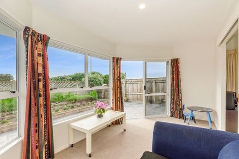 Photo of property in 130 Field Way, Waikanae Beach, Waikanae, 5036