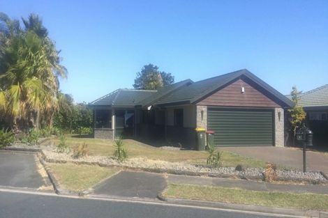 Photo of property in 7 Robina Court, Burswood, Auckland, 2013