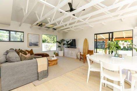 Photo of property in 23 Linda Street, Oakura, 4314