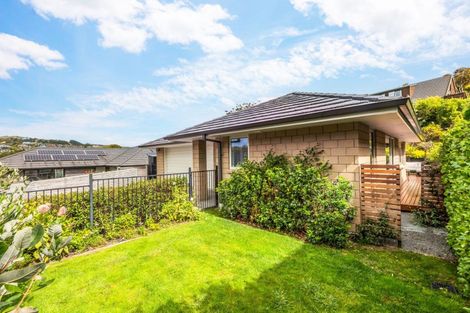 Photo of property in 27 Mooring Close, Whitby, Porirua, 5024