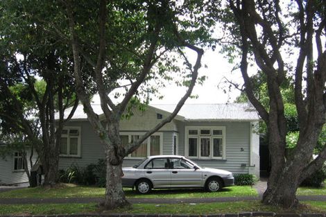 Photo of property in 3b Queensway, Three Kings, Auckland, 1024