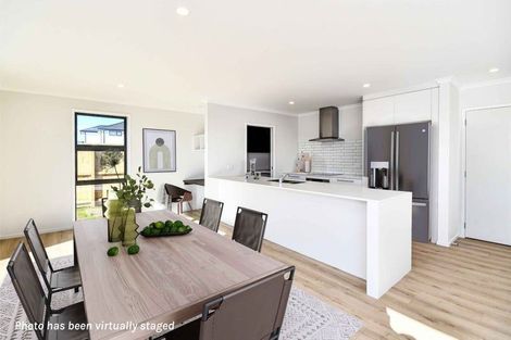 Photo of property in 32 Korowhiti Road, Clarks Beach, 2122