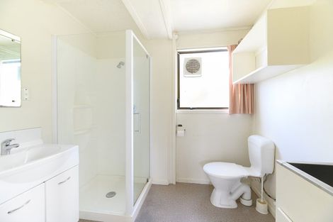 Photo of property in 2/30 Glen Vista Place, Bayview, Auckland, 0629