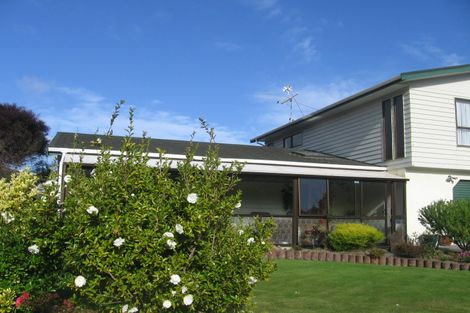 Photo of property in 3 Naver Place, Papakowhai, Porirua, 5024