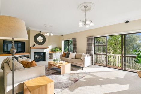 Photo of property in 10 Kate Way, Karori, Wellington, 6012