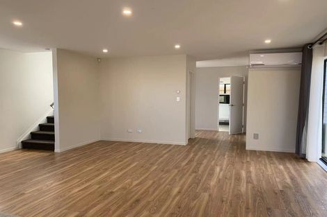 Photo of property in 98 Cardiff Road, Pakuranga, Auckland, 2010