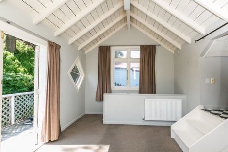 Photo of property in 2 Cameron Road, Bluff Hill, Napier, 4110