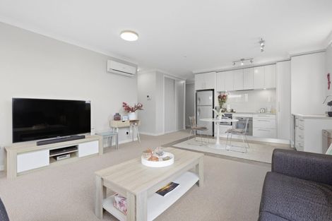 Photo of property in 76 Rewa Rewa Lane, Orewa, 0931
