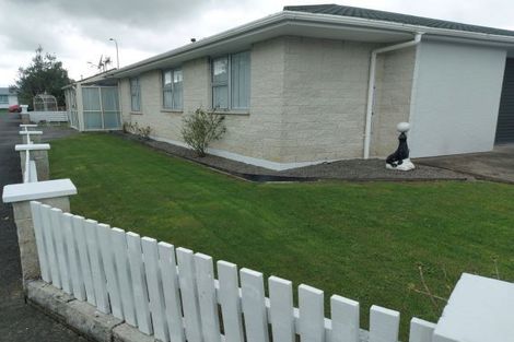 Photo of property in 2 Hill Court, Awapuni, Palmerston North, 4412