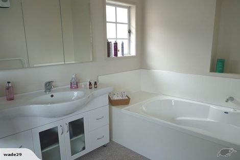 Photo of property in 50 Wade River Road, Stanmore Bay, Whangaparaoa, 0932