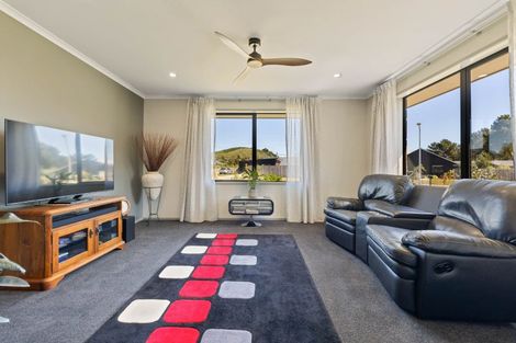 Photo of property in 8 Komahimahi Way, Motuoapa, 3382