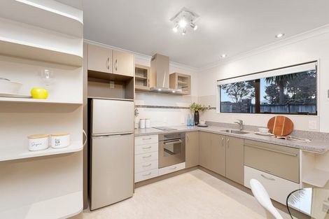Photo of property in 65 Rhinevale Close, Henderson, Auckland, 0612