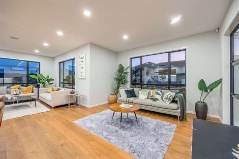 Photo of property in 22 Lewis Younie Road, Kumeu, 0810