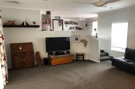 Photo of property in 6 Armitage Place, Tuakau, 2121