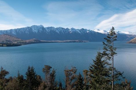 Photo of property in 34 Mckerrow Place, Sunshine Bay, Queenstown, 9300