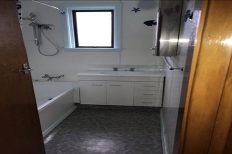 Photo of property in 13 Tinokore Street, Hei Hei, Christchurch, 8042