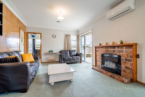 Photo of property in 330 Glengarry Road, Glen Eden, Auckland, 0602