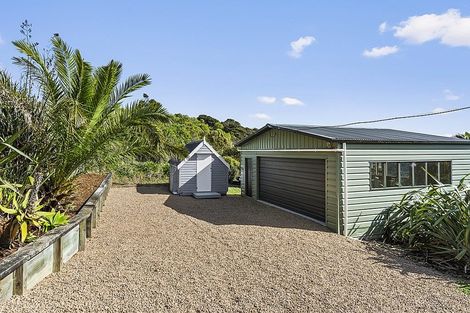 Photo of property in 150 Waiheke Road, Waiheke Island, 1971