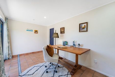 Photo of property in 10 Oliver Twist Avenue, Mellons Bay, Auckland, 2014