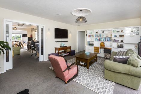 Photo of property in 44 Dowling Grove, Silverstream, Upper Hutt, 5019