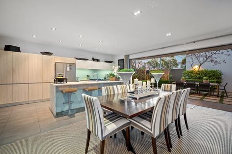 Photo of property in 47 Princes Street, Northcote Point, Auckland, 0627