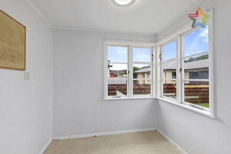 Photo of property in 10 Atiawa Crescent, Waiwhetu, Lower Hutt, 5010