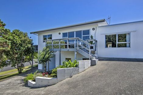 Photo of property in 39 Raumati Crescent, Onerahi, Whangarei, 0110
