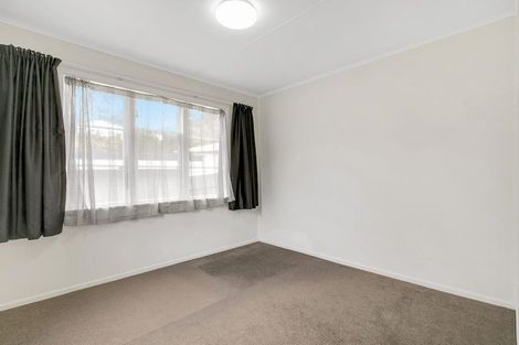 Photo of property in 25 York Place, Cannons Creek, Porirua, 5024