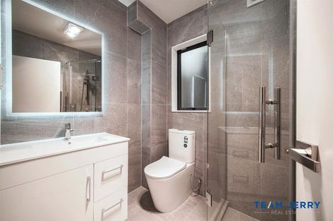 Photo of property in 40b Crestview Rise, Papakura, 2110