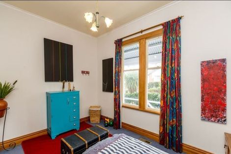 Photo of property in 32 Cameron Street, New Plymouth, 4310