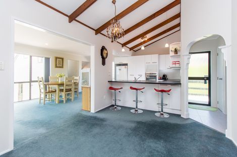 Photo of property in 189 West Harbour Drive, West Harbour, Auckland, 0618