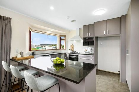 Photo of property in 58 Cypress Drive, Maungaraki, Lower Hutt, 5010