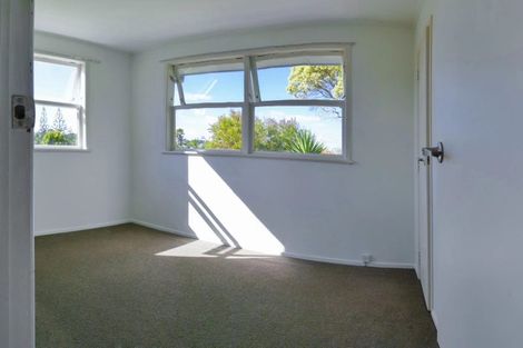 Photo of property in 29 Waverley Avenue, Glenfield, Auckland, 0629