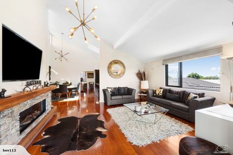 Photo of property in 1445 Whangaparaoa Road, Army Bay, Whangaparaoa, 0930