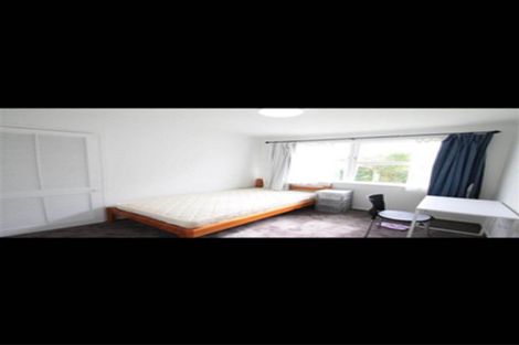 Photo of property in 19 Segedin Place, Glenfield, Auckland, 0629