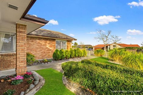 Photo of property in 79 Riverton Drive, Randwick Park, Auckland, 2105