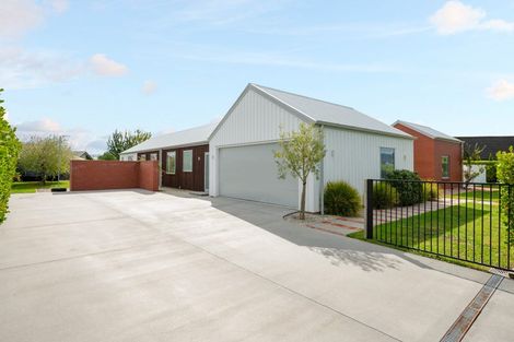 Photo of property in 77 Alan Livingston Drive, Cambridge, 3434