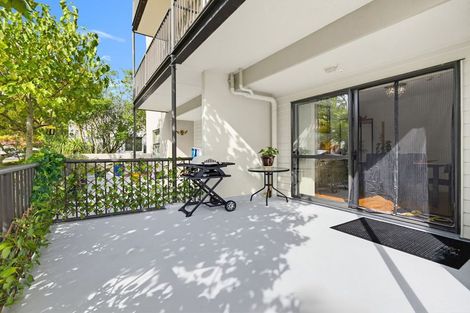 Photo of property in 2/124 Stancombe Road, Flat Bush, Auckland, 2016