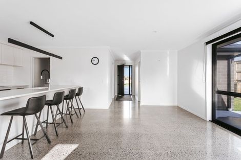 Photo of property in 10 Brendan Close, Omokoroa, 3114