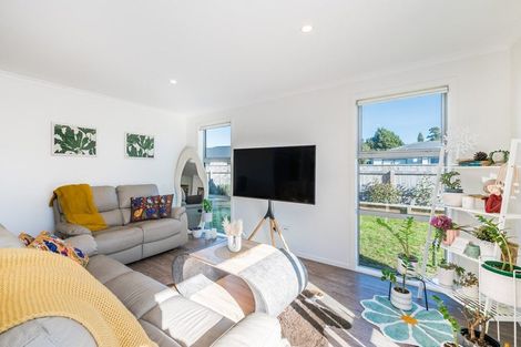 Photo of property in 7 Kikorangi Way, Paraparaumu, 5032