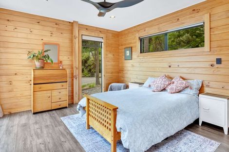 Photo of property in 127 Queen Charlotte Drive, Havelock, Picton, 7281