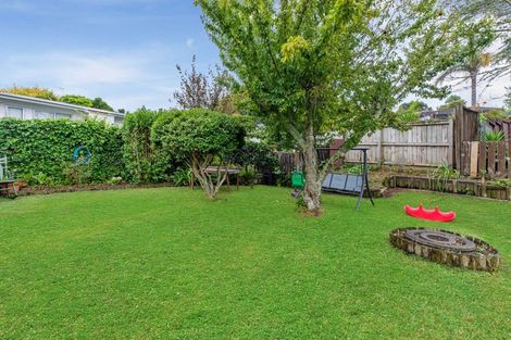 Photo of property in 2/3 Eagle Place, Red Beach, 0932